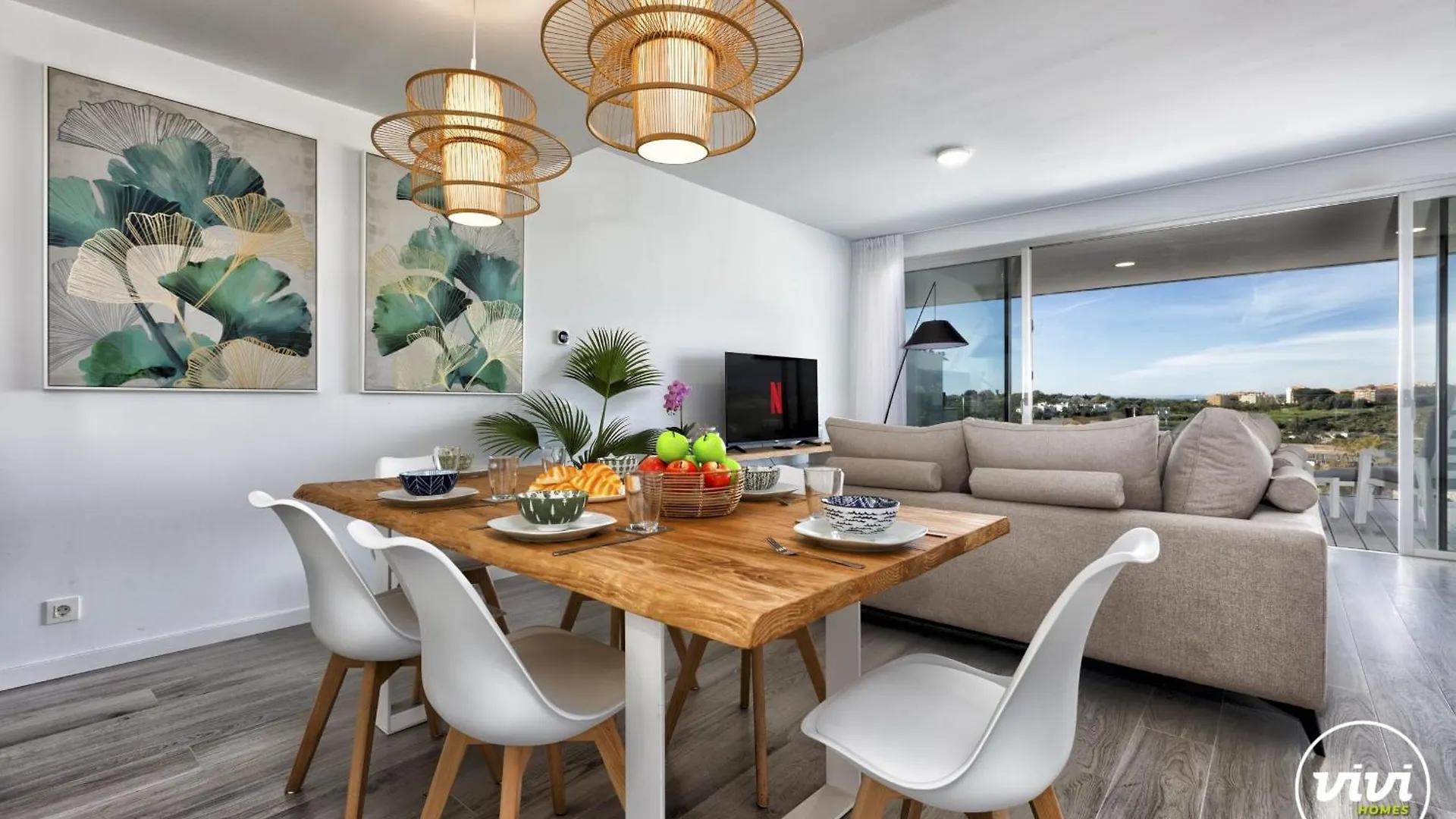 Vivi Homes - Sonrisa Pool, Terrace, Golf & Beach 에스테포나 펜션